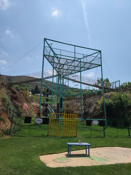 拓展訓練設施 構筑團隊精神與個人潛能的基石